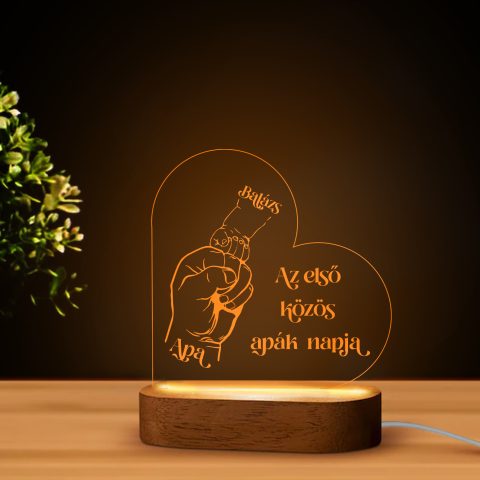 Az első közös apák napja szív alakú LED lámpa névvel