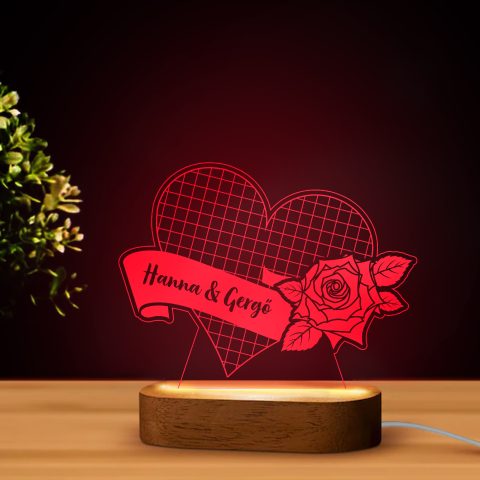Négyzetrácsos szív alakú LED lámpa nevekkel